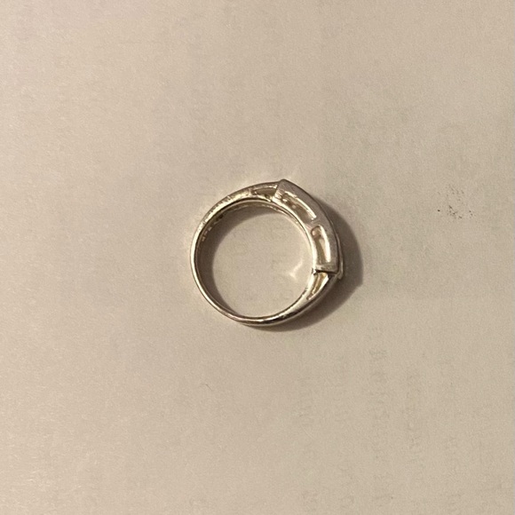 Avon 925 Sterling Silver Cubic Zirconia Band - Picture 8 of 12